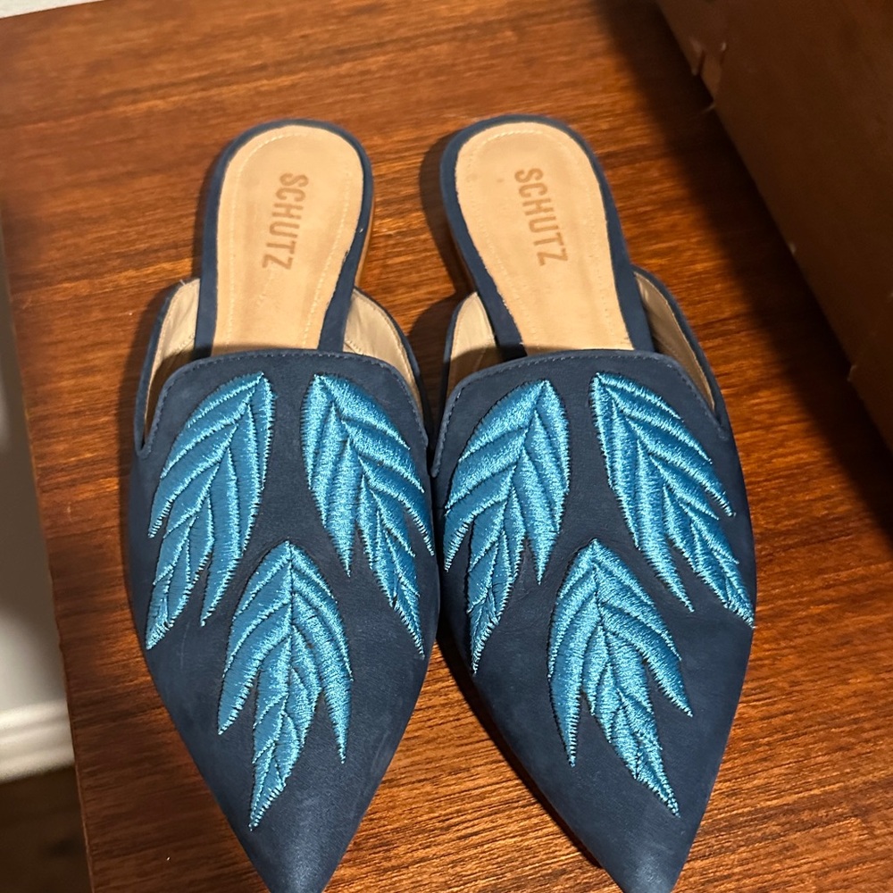 Schutz Women's Navy Blue Embroidered Pointed Mules 9 fits like 8